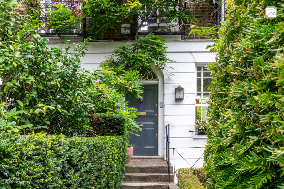 Pembroke Square, London – to let